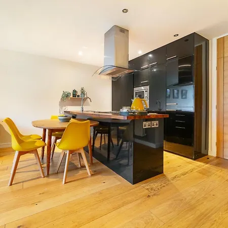 9 Blue Hill Park,