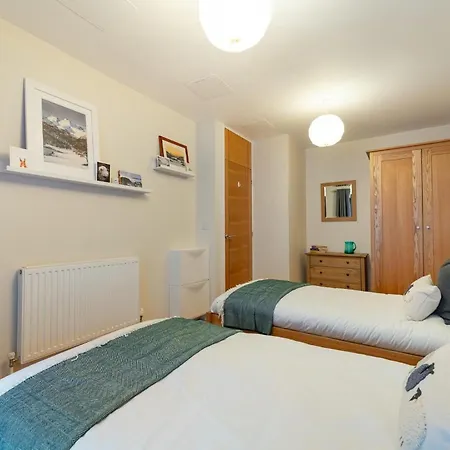 9 Blue Hill Park,