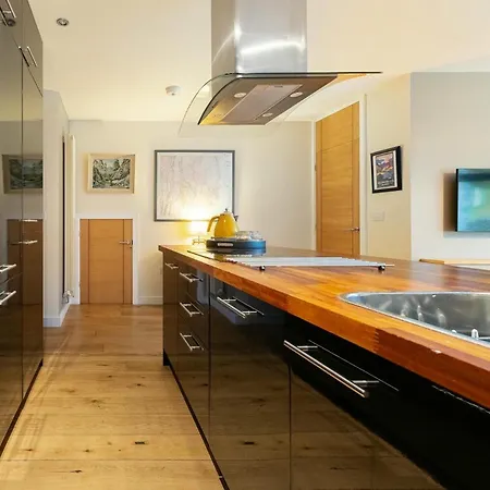 9 Blue Hill Park,